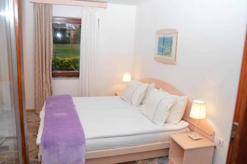 Apartments Athena Nova Vas  Екстер'єр фото