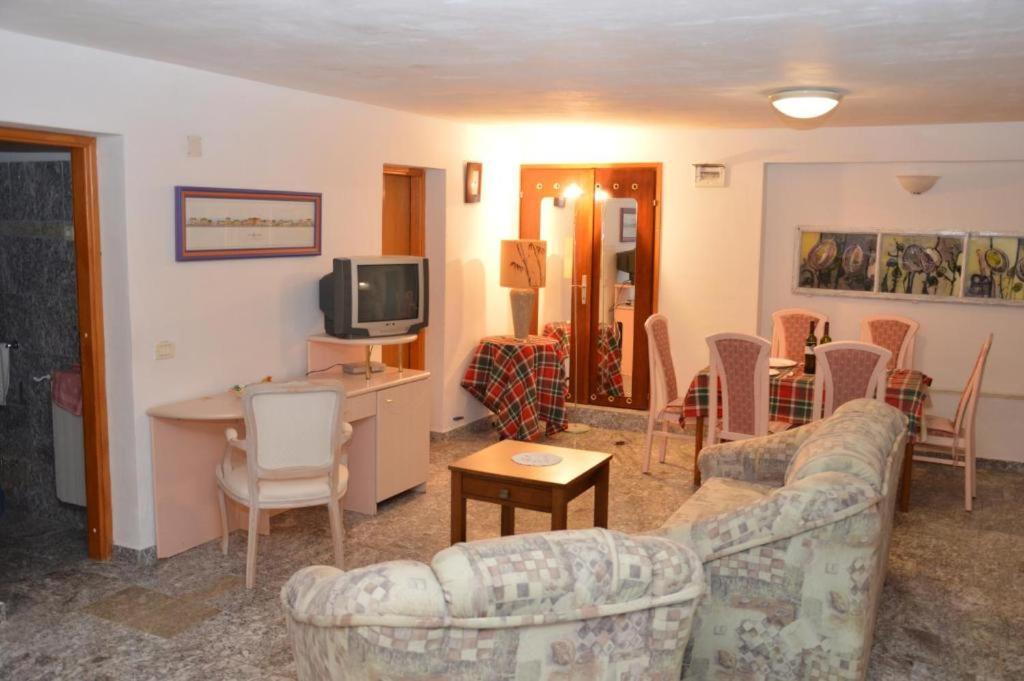 Apartments Athena Nova Vas  Екстер'єр фото